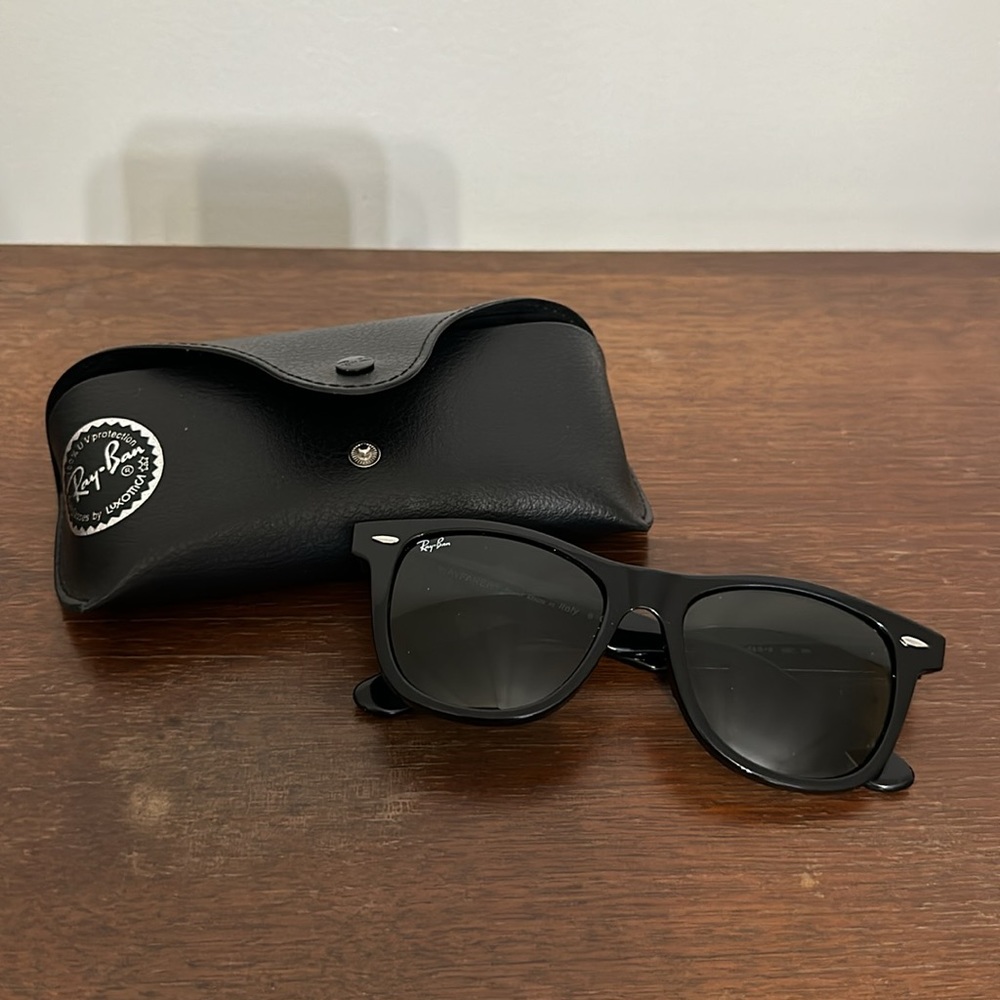 ORIGINAL WAYFARER CLASSIC Polished Black Ray Ban Sunglasses